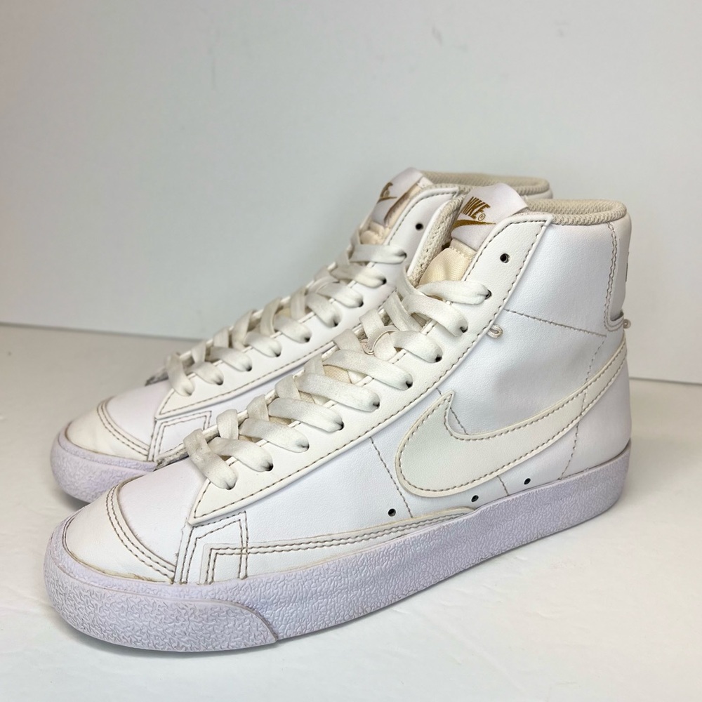 Nike Womens Blazer Mid 77’ Lucky Charms Sz 6.5M DM0850-100 2021 White Leather
